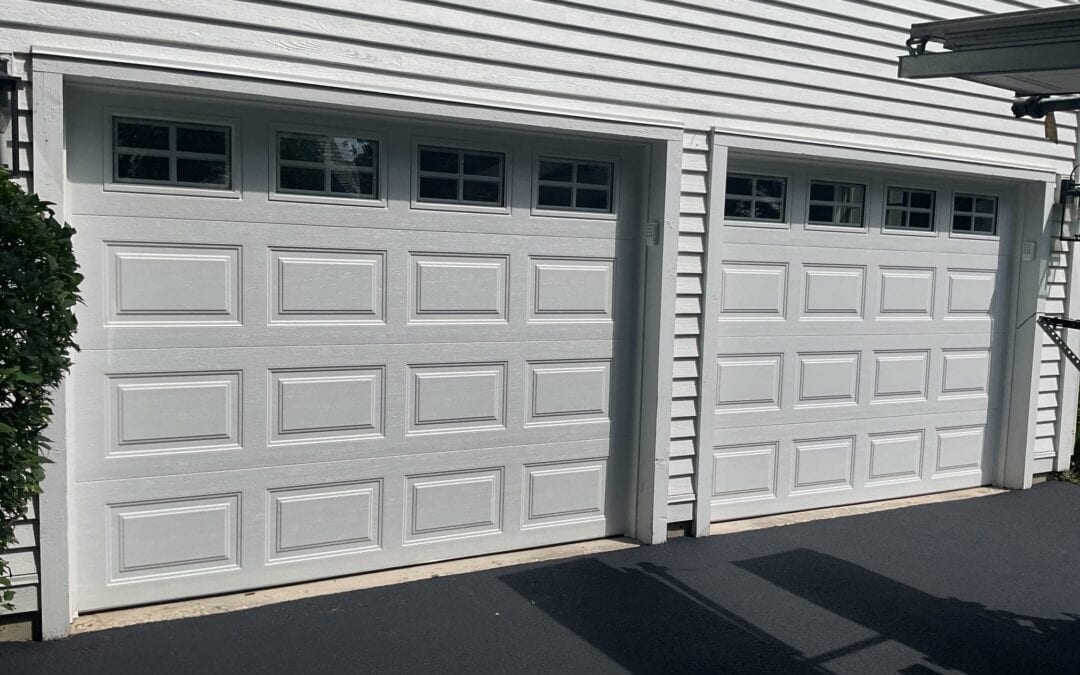 Lake Forest Clopay garage door