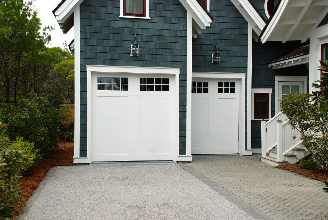 garage door roller repair Garage door in Chicago