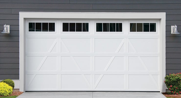 Modern garage door from Wayne Dalton